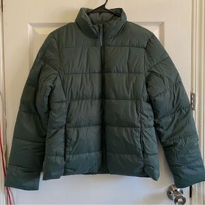 Light olive GAP puffer